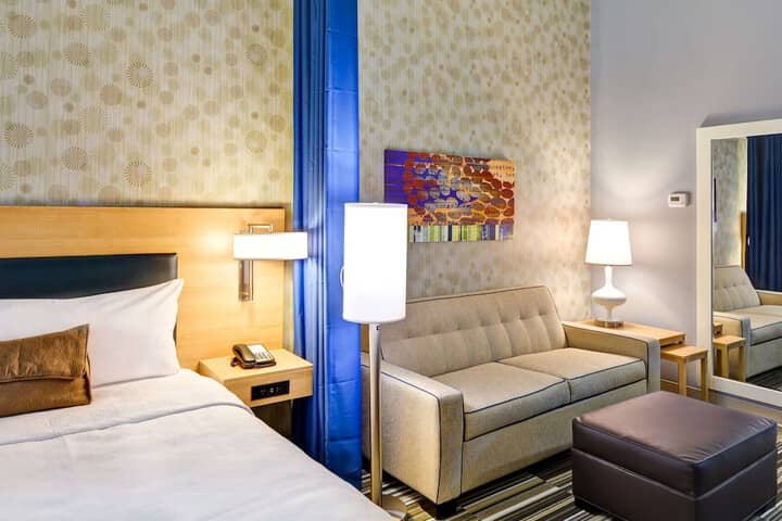 Room 8 of 39